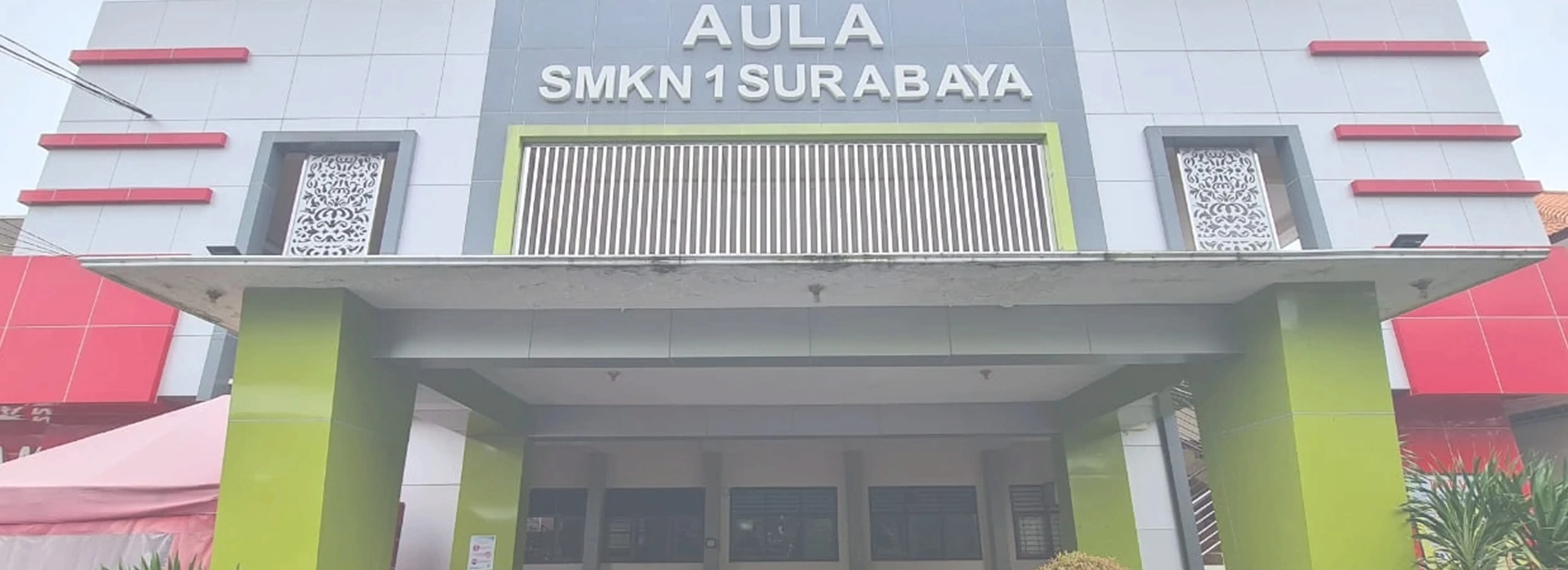 Gedung aula SMKN 1 Surabaya