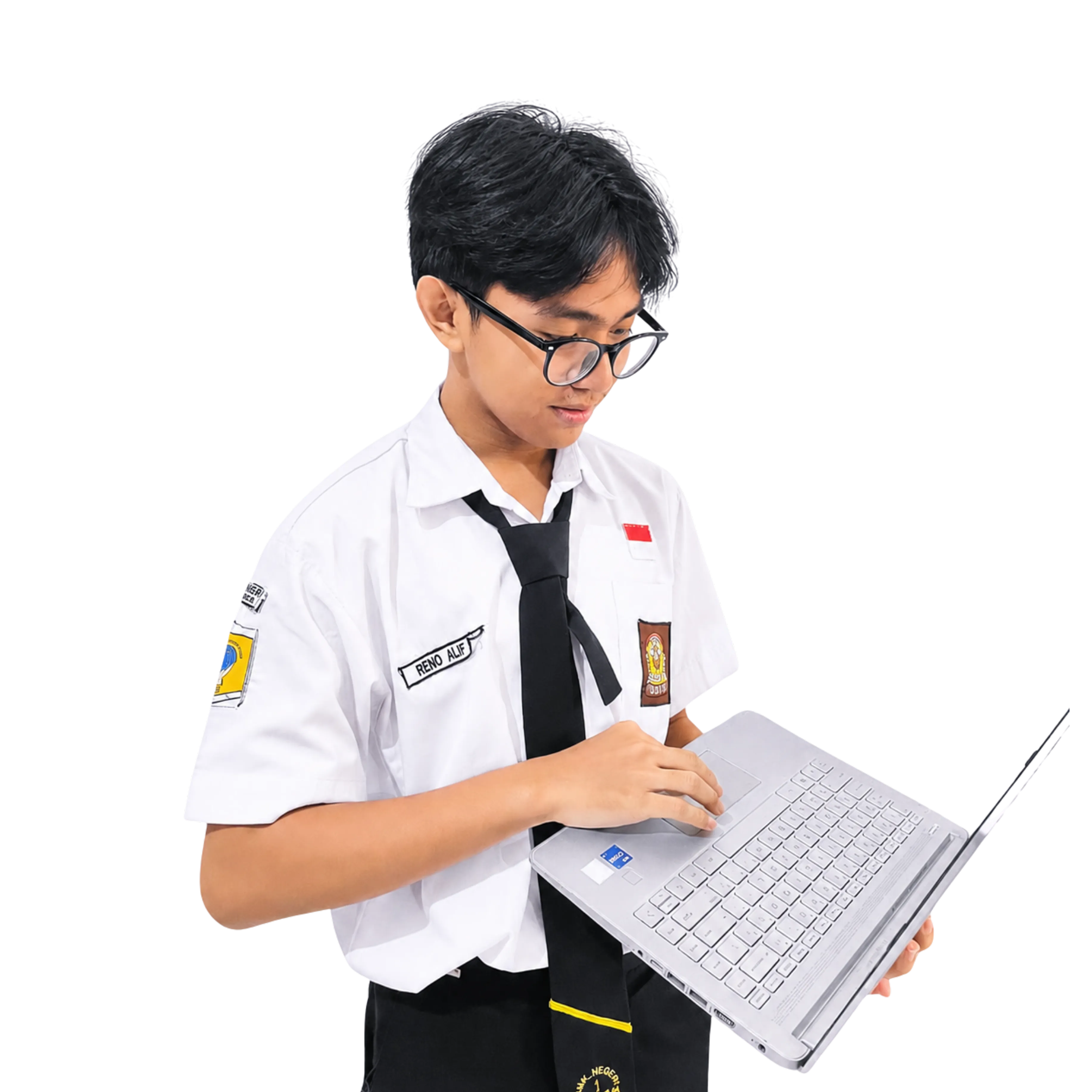 Siswa SMKN 1 Surabaya menggunakan laptop saat uji kompetensi LSP